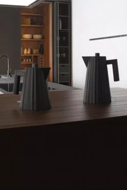 Alessi Plissé Waterkoker 1,7L Rood -Meubelwinkel x886x886 0006mdl06bmdl06 1b2x3300dpi1250pxl.jpg.pagespeed.ic .O4NPc5iCSg