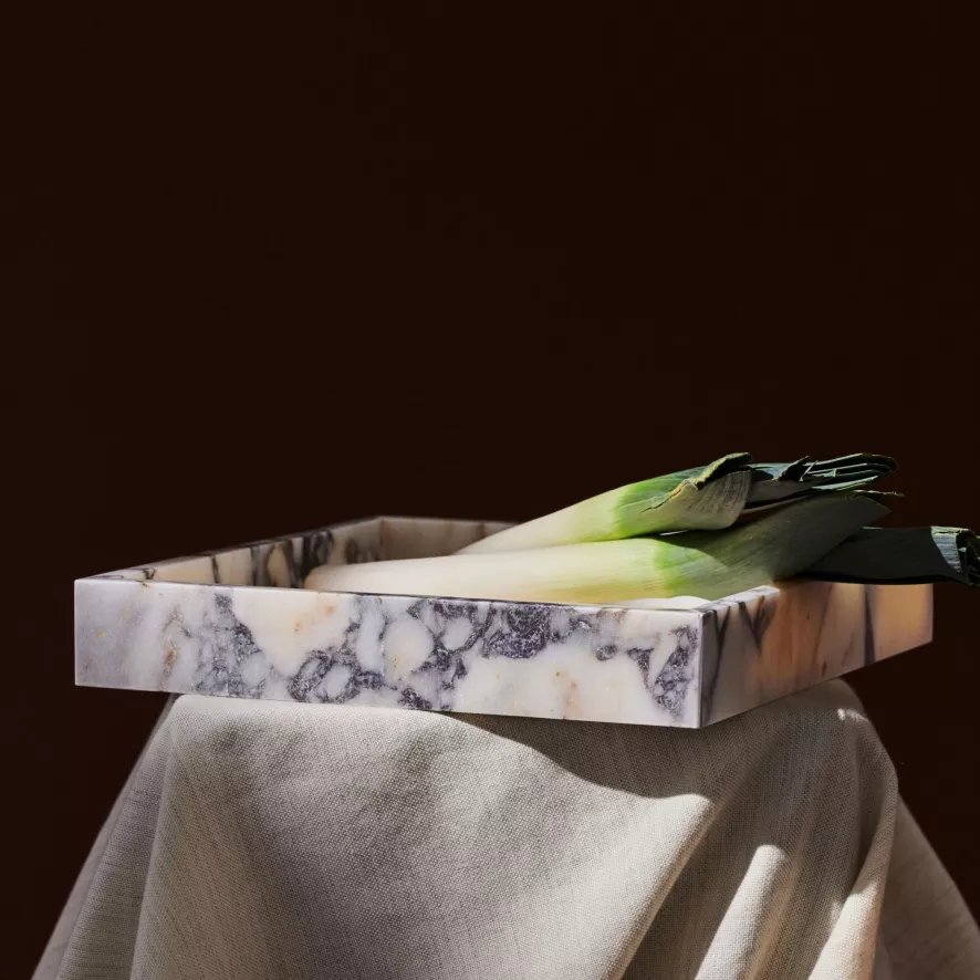 Aime Té Artifakt Dienblad 30x30 Amarante 5 Aime Té Artifakt Dienblad 30x30 Amarante - Afbeelding 3