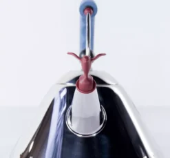 Alessi MG32 Elektrische Waterkoker Ivoor 16 Alessi MG32 Elektrische Waterkoker Ivoor -Meubelwinkel x886x886 alessi electric kettle azuurblauw detail.jpg.pagespeed.ic .kMMKkOf2vR