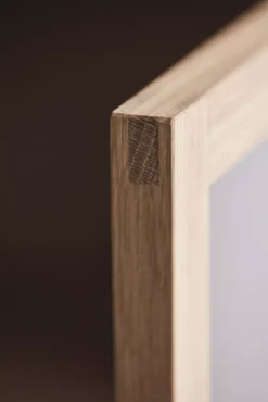 Bolia Cana Vitrinekast Small Wit Gepigmenteerd Geolied Eiken -Meubelwinkel x886x886 bolia cana vitrinekast small3.jpg.pagespeed.ic .7M BfOKnVN