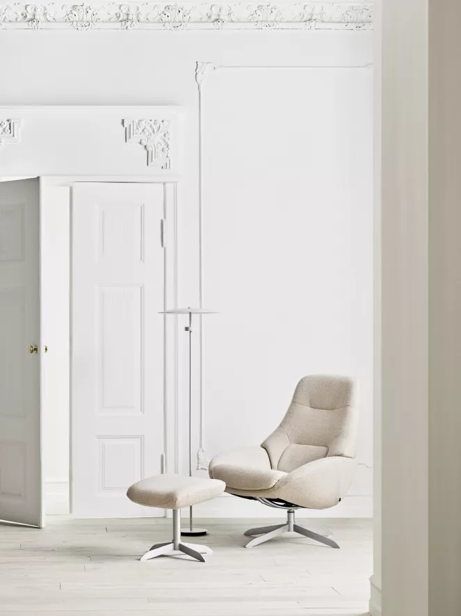 Bolia Saga Fauteuil Donkerbeige, Chroom Onderstel 6 Bolia Saga Fauteuil Donkerbeige, Chroom Onderstel - Afbeelding 4