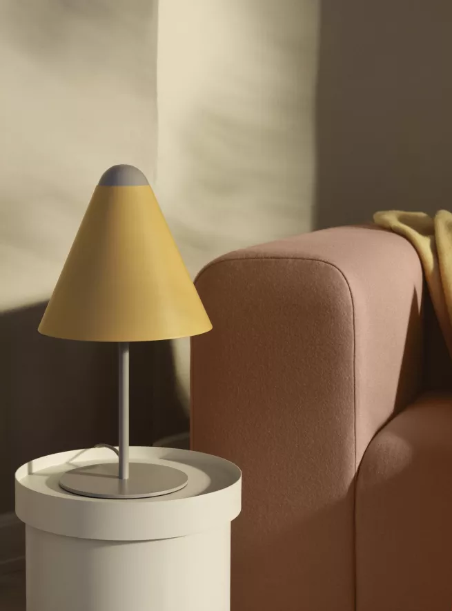 Broste Copenhagen Ninna Bijzettafel Ø35 Beige 5 Broste Copenhagen Ninna Bijzettafel Ø35 Beige - Afbeelding 3