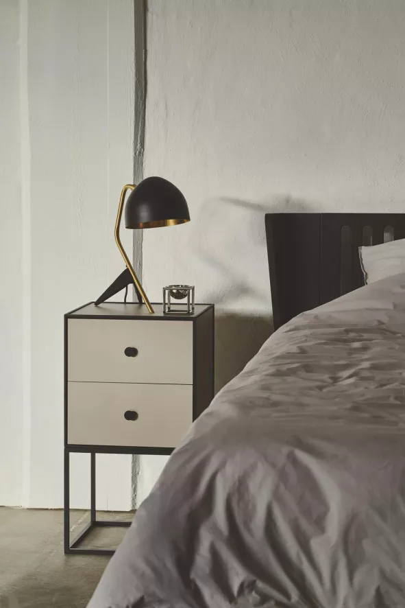 Audo Copenhagen Frame 35 Nachtkastje Met 1 Lade Gerookt Eiken 4 Audo Copenhagen Frame 35 Nachtkastje Met 1 Lade Gerookt Eiken - Afbeelding 2