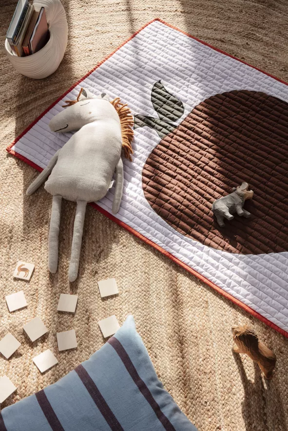 Ferm Living Grand Kussen 50x50 Faded Blue/Burgundy 12 Ferm Living Grand Kussen 50x50 Faded Blue/Burgundy - Afbeelding 10