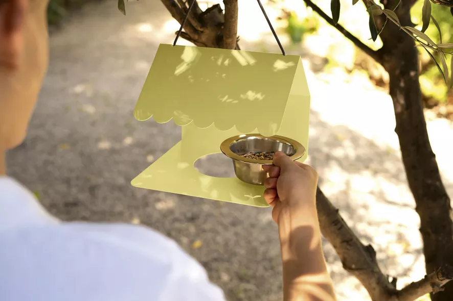 Fermob Picoti Vogelvoederhuisje Clay Grey 11 Fermob Picoti Vogelvoederhuisje Clay Grey - Afbeelding 9