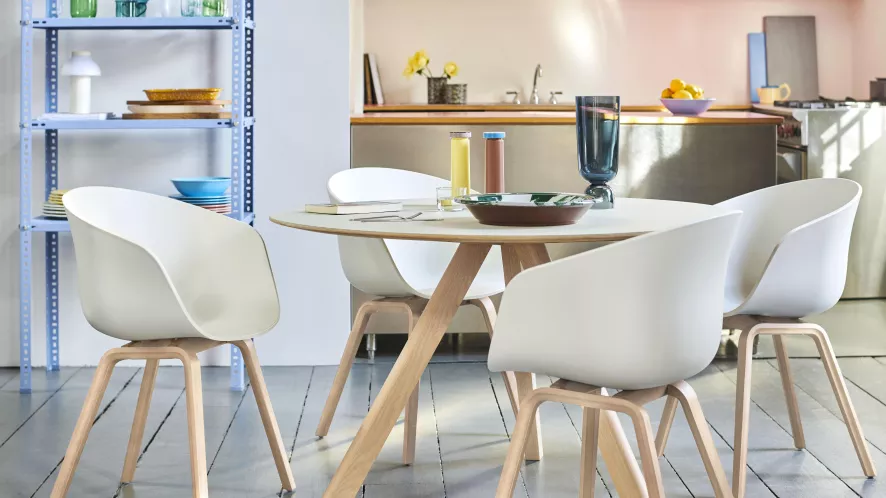 Hay AAC22 Stoel Gezeept Eiken Onderstel Pastel Green 4 Hay AAC22 Stoel Gezeept Eiken Onderstel Pastel Green - Afbeelding 2