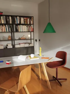 Hay Copenhague CPH10 Bureau 160x80,gelakt Eiken,zwart Linoleum -Meubelwinkel x886x886 hay copenhague stoel en tafel sfeer1 5.jpg.pagespeed.ic .tIOa4a bpI