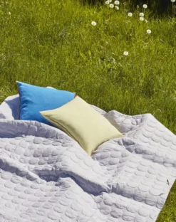 Hay Outline Kussen Persian Blue -Meubelwinkel x886x886 hay outline kussen1.jpg.pagespeed.ic .YRyNYen83L 1