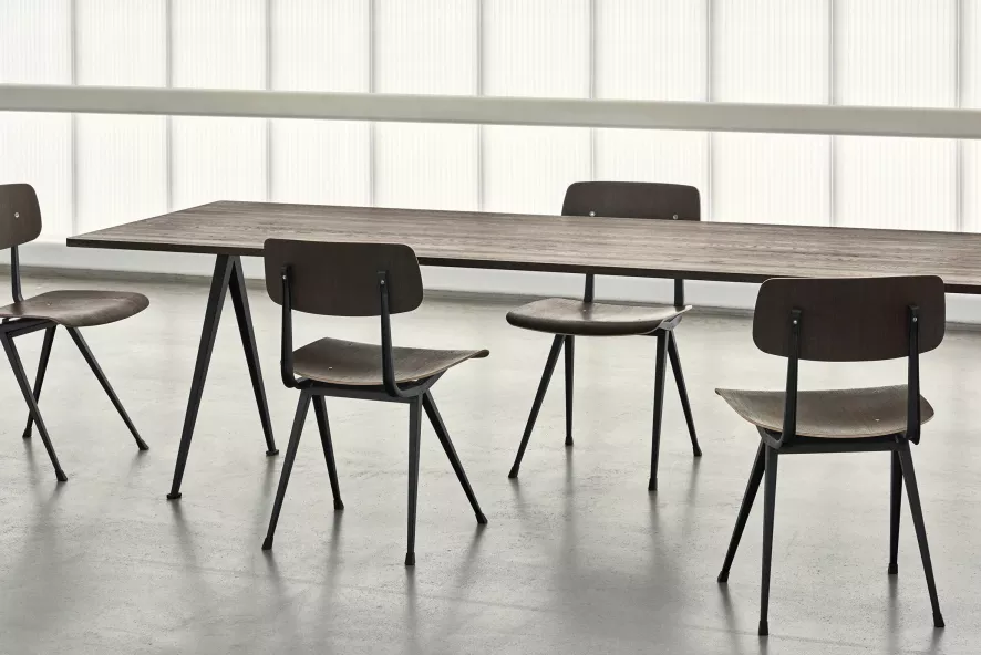 Hay Pyramid 02 Tafel 250x85 Helder Gelakt, Beige Onderstel 6 Hay Pyramid 02 Tafel 250x85 Helder Gelakt, Beige Onderstel - Afbeelding 4