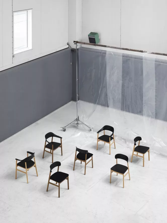 Normann Copenhagen Herit Armchair Oak Stoel Synergy Zand 11 Normann Copenhagen Herit Armchair Oak Stoel Synergy Zand - Afbeelding 9