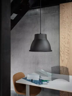 Muuto 70/70 Oak Tafel 170x85 Eiken/grijs -Meubelwinkel x886x886 muuto fiber side tube gestoffeerde stoel5.jpg.pagespeed.ic . BQFNyuHZG 1