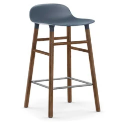 Normann Copenhagen Form Barstool Barkruk 65cm Met Walnoten Onderstel Blauw