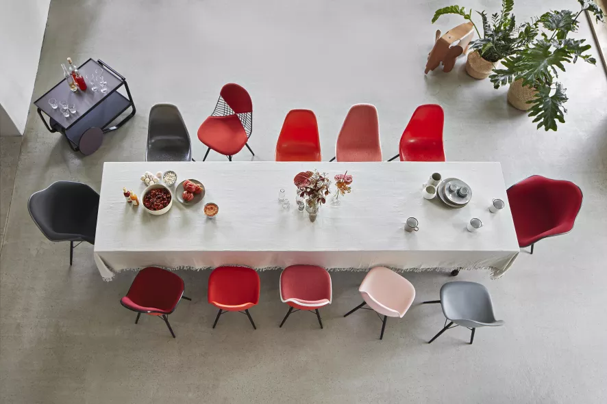 Vitra Eames DSW Stoel Zwart Esdoorn Onderstel, Diepzwart 7 Vitra Eames DSW Stoel Zwart Esdoorn Onderstel, Diepzwart - Afbeelding 5